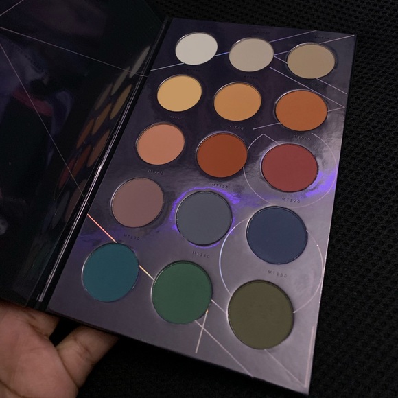 ZOEVA Matte Color Spectrum Eyeshadow Palette - Picture 2 of 3